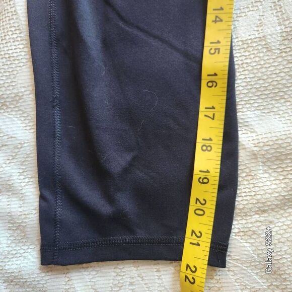 All In Motion black capri athletic pants - Picture 2 of 5